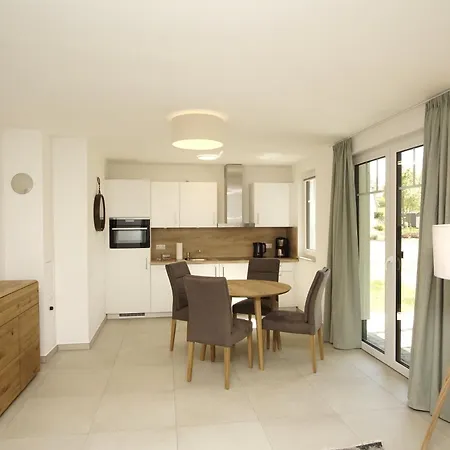 Rex Rugia Fewo15-1 Mit Schwimmbad Und Saunanutzung Im Ahoi-erlebnisbad Sellin アパート ロープベ