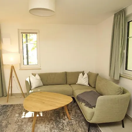 Rex Rugia Fewo15-1 Mit Schwimmbad Und Saunanutzung Im Ahoi-erlebnisbad Sellin ロープベ